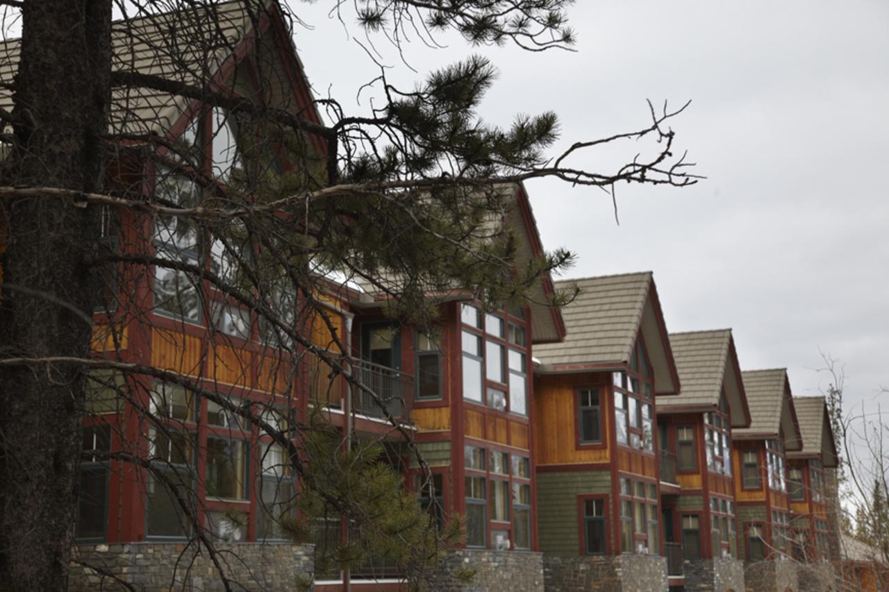 Platinum Suites Resort - Vacation Rentals Canmore Eksteriør bilde